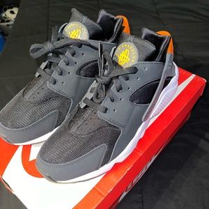 Men’s Nike Air Huarache’s